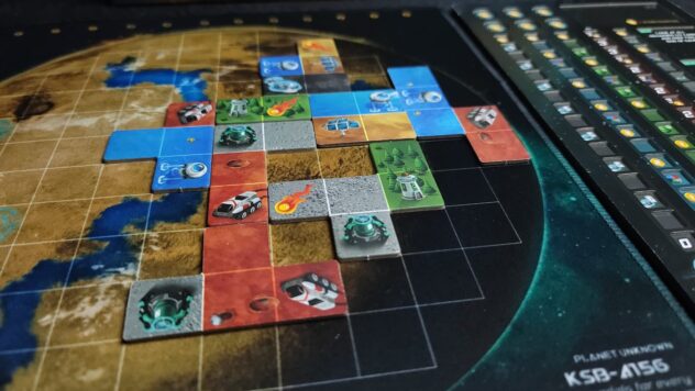 Planet Unknown polyominos