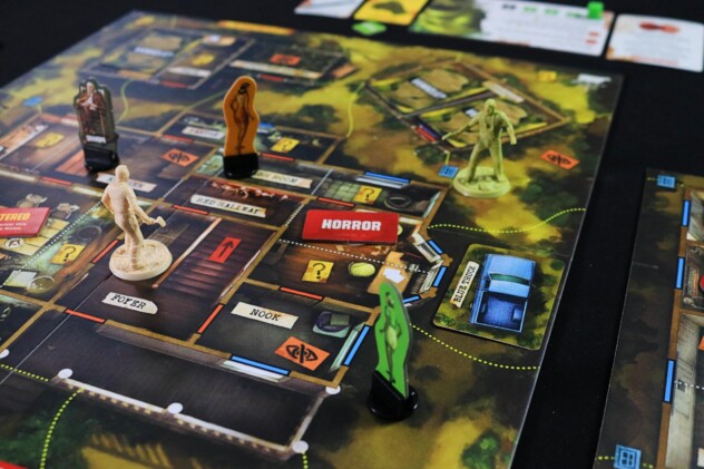 Texas Chainsaw Massacre: Slaughterhouse - exploring the house