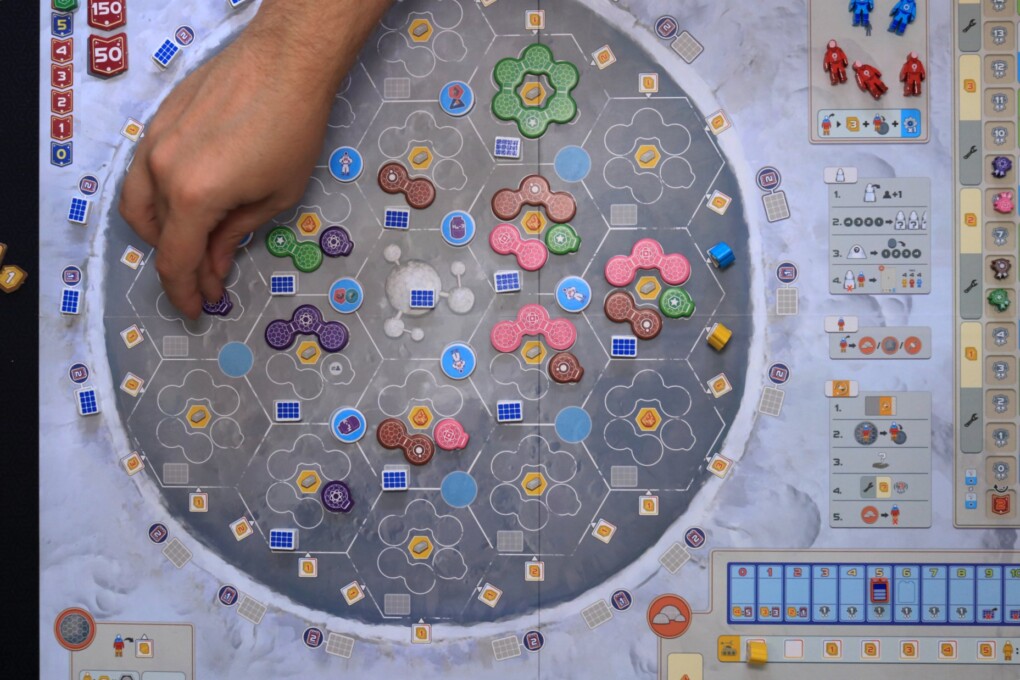 Shackleton Base - central board